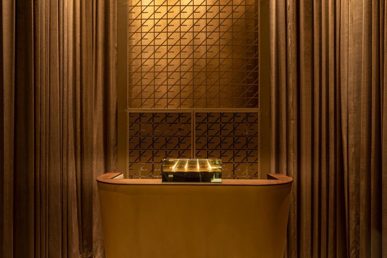 Forty Seven Manchester, Worldhotels Crafted Extérieur photo The Golden Record on display at the National Museum of the United States Air Force