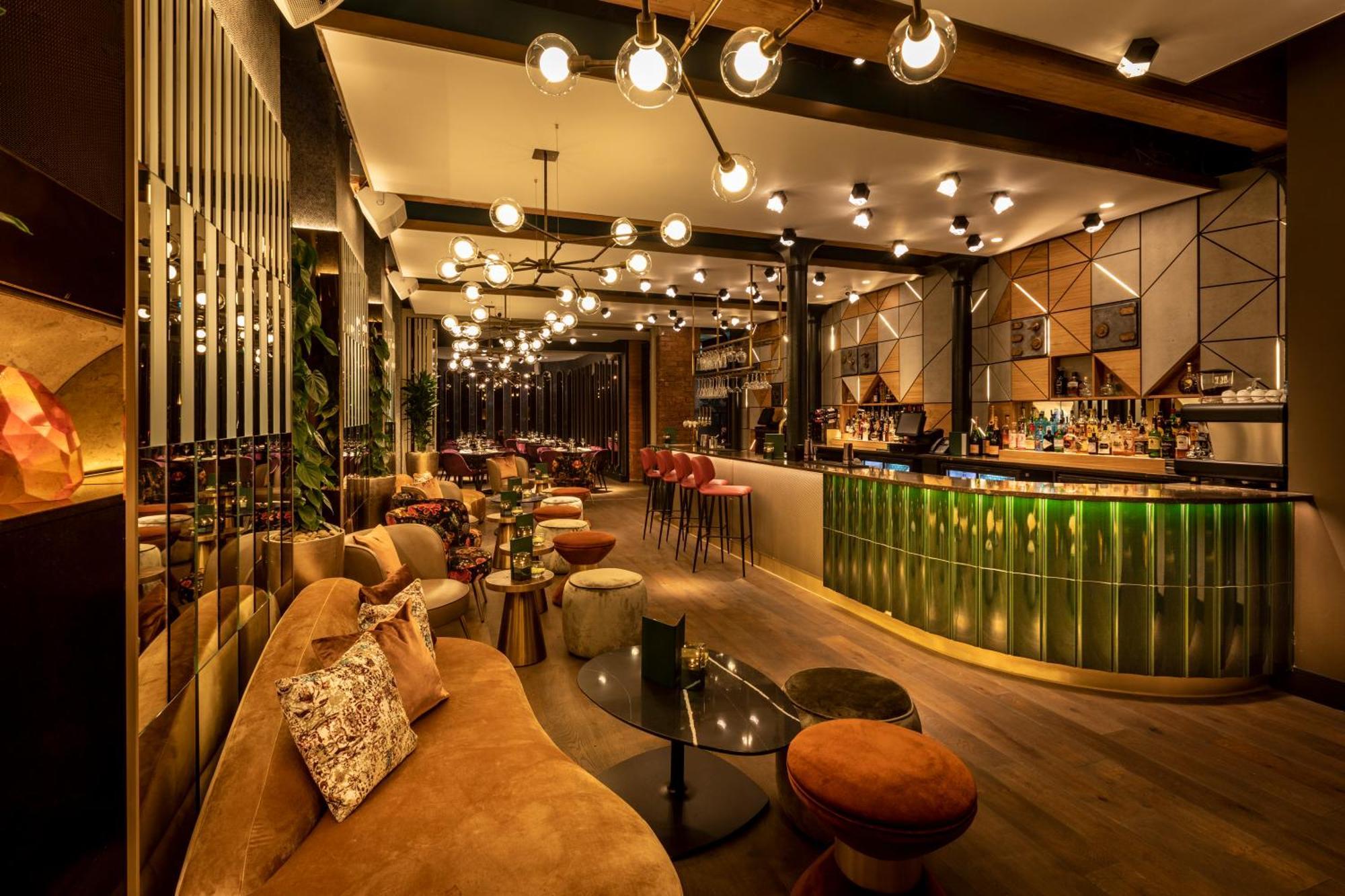 Forty Seven Manchester, Worldhotels Crafted Extérieur photo The interior of the bar